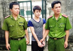 mo thay ban bi cong an bat