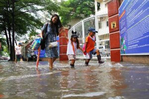 Mơ thấy lội nước