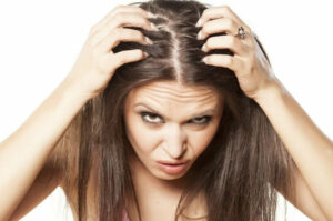 Mơ thấy rụng tóc đánh con gì?